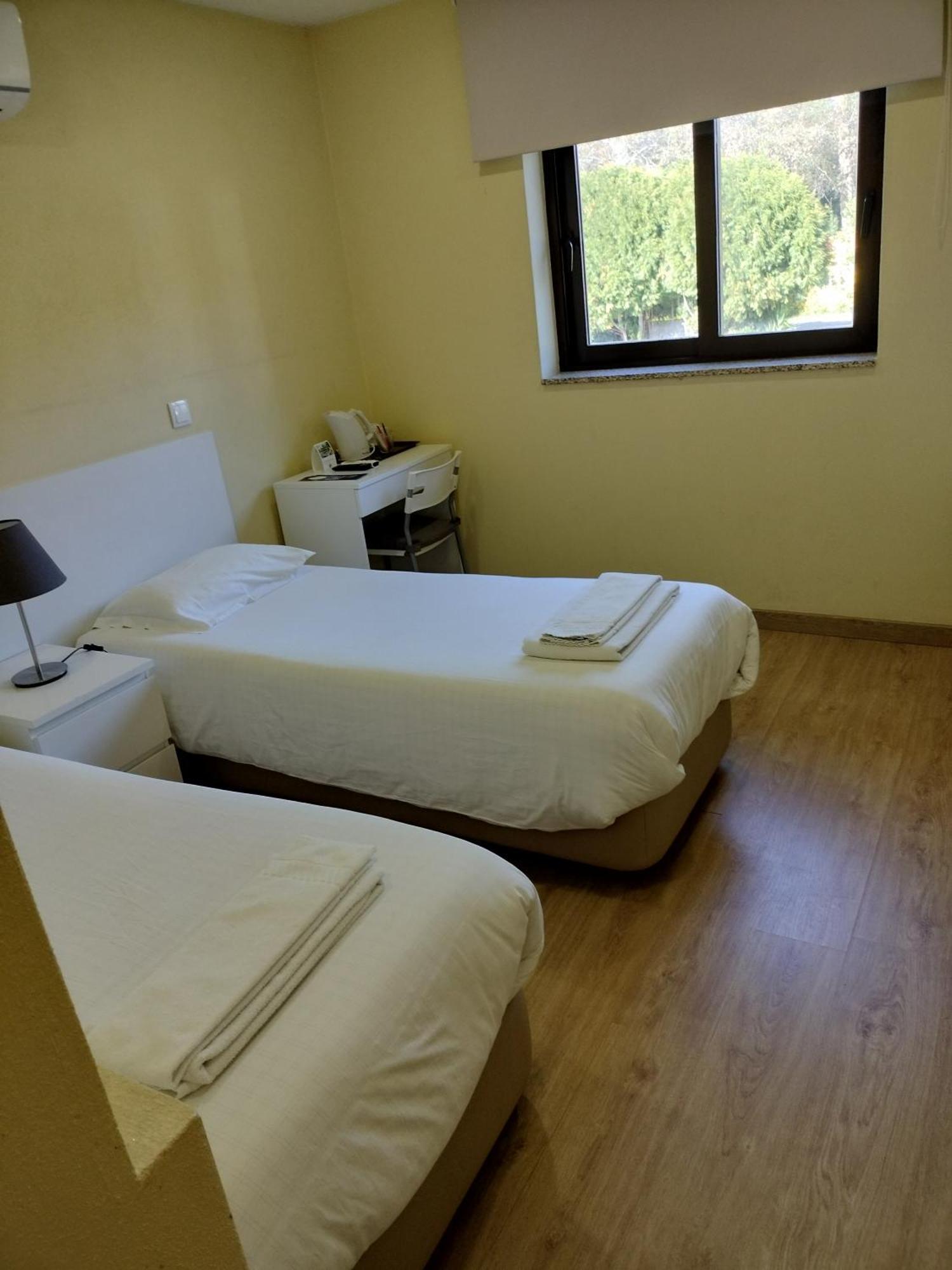 Metro Vilar Suites&Villas Vilar do Pinheiro Camera foto