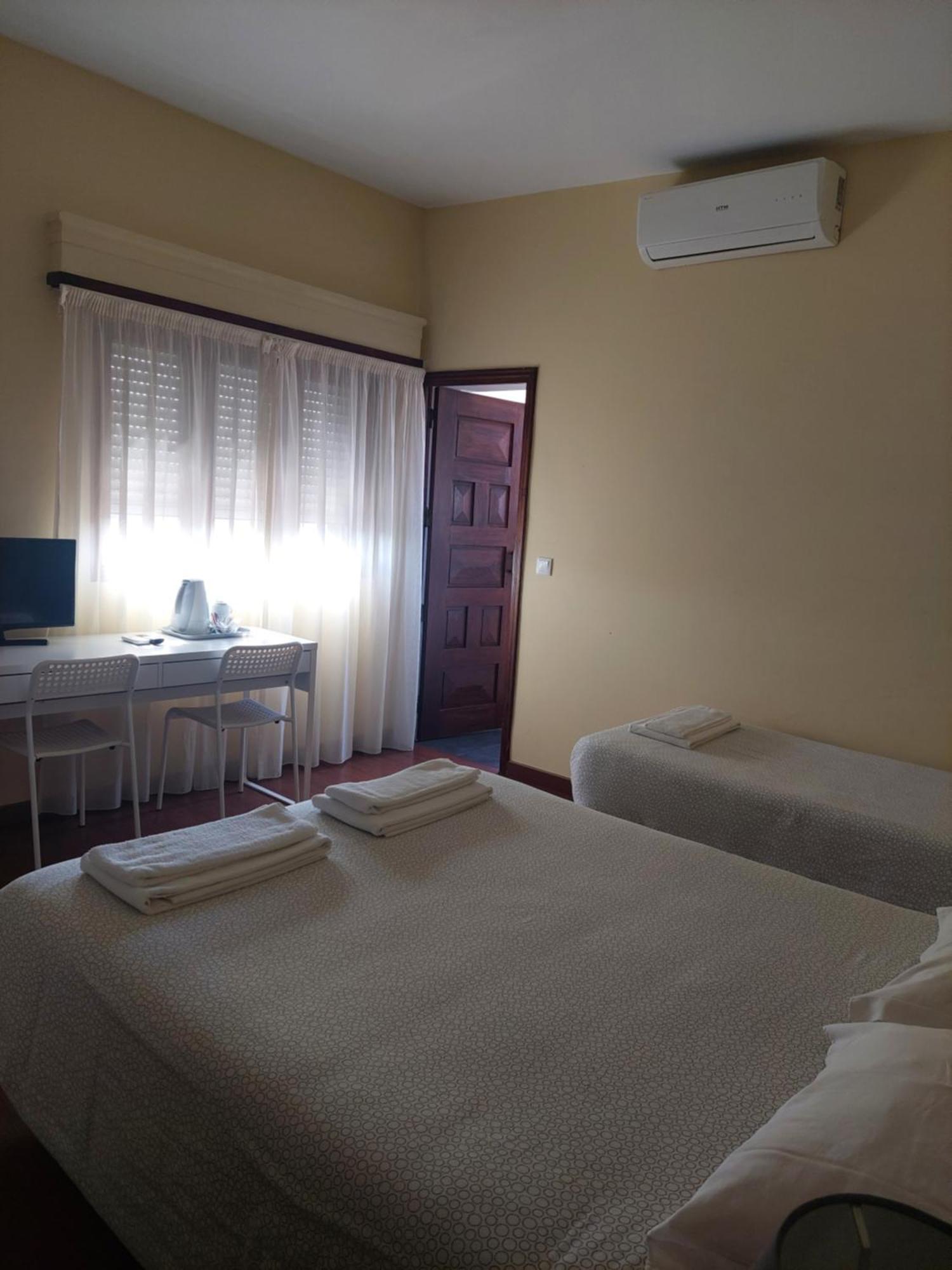 Metro Vilar Suites&Villas Vilar do Pinheiro Esterno foto